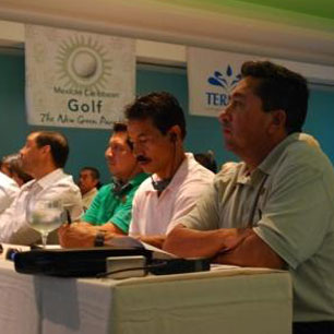 Seminario de capacitación profesional para campos de golf en Cancún